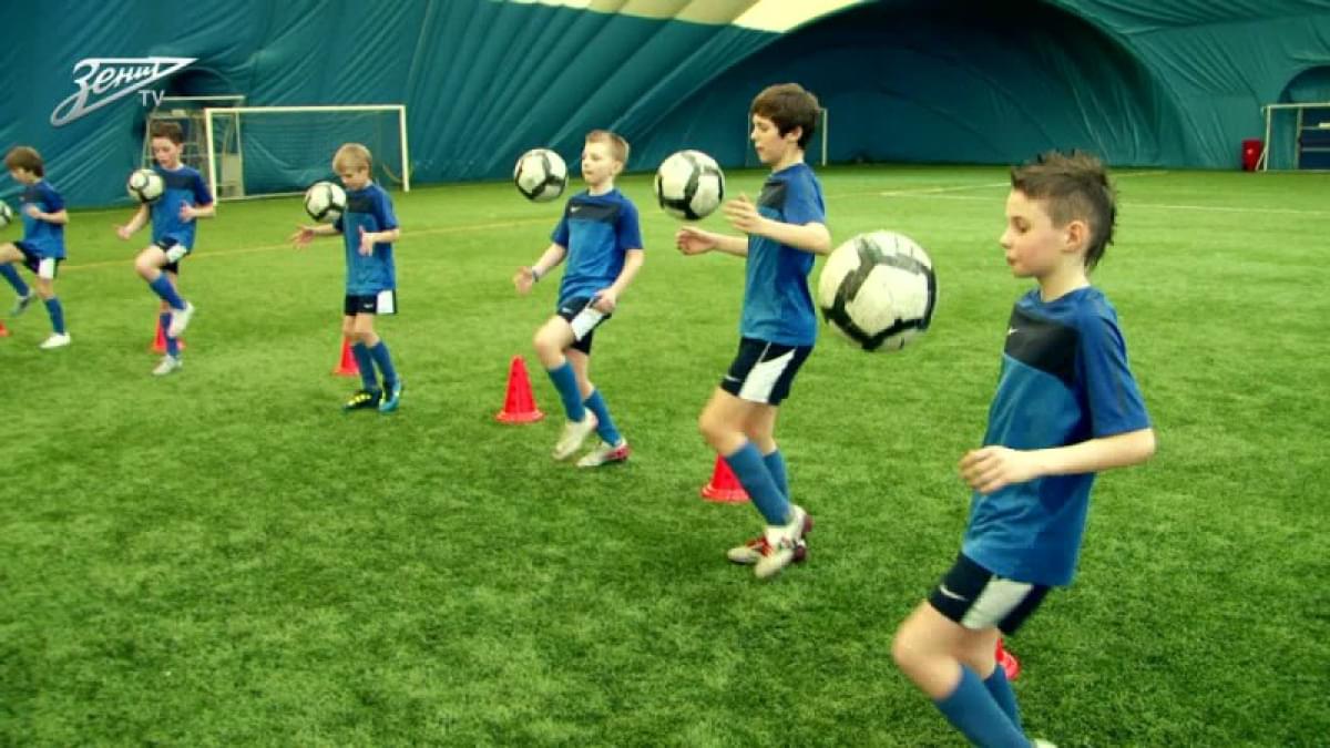 Футбол урок 1. Детская тренировка по футболу. Уроки футбола для детей. Подготовка юных футболистов. Тренировка футболистов детей.